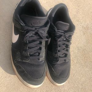Mens Nike canvas athletic shoes